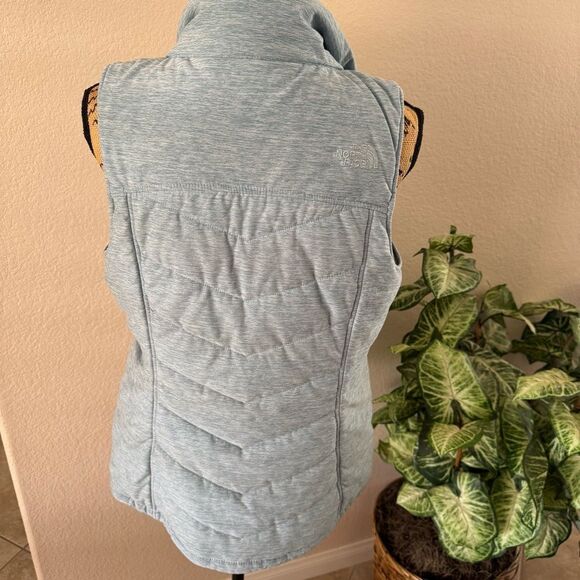 The North Face Quilted Puffer Vest – Women’s Medium - Picture 7 of 12